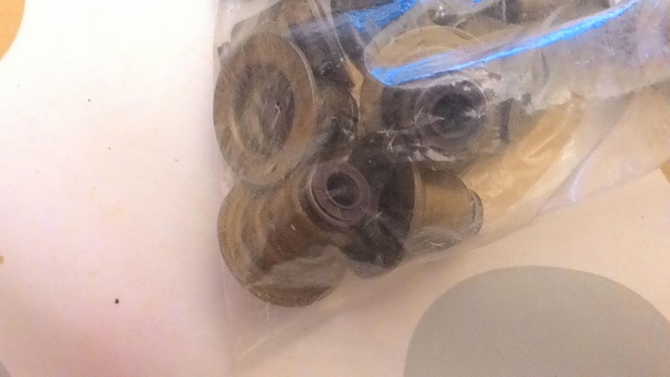 Замена маслосъемных колпачков — Peugeot 308 SW (1G), 1,6 л, 2010 года ...