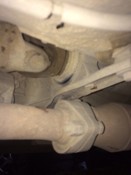 №14. Рихтовка глушителя и замена топливного фильтра. — Lada 21074, 1,6 ...