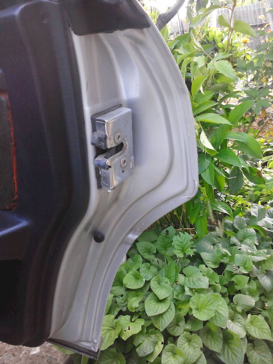 Конструкция задних дверей. — Audi 90 (B3), 1,8 л, 1988 года ...