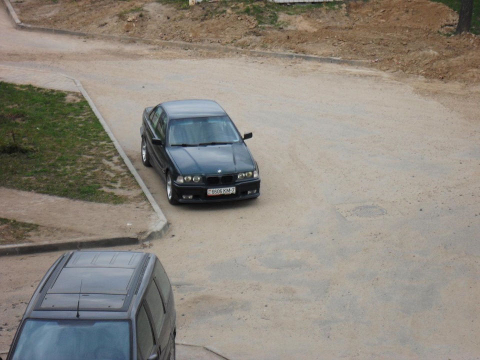Фото с новыми колесами, но еще без койловеров — BMW 3 series (E36), 2 л ...