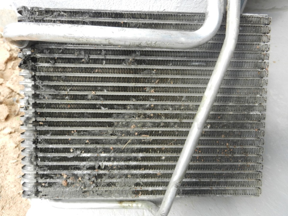 испаритель холодильника. испаритель на койлах. испаритель кондиционера тойота камри 40. датчик температуры испарителя хундай туксон 2008. после смены испарителя.