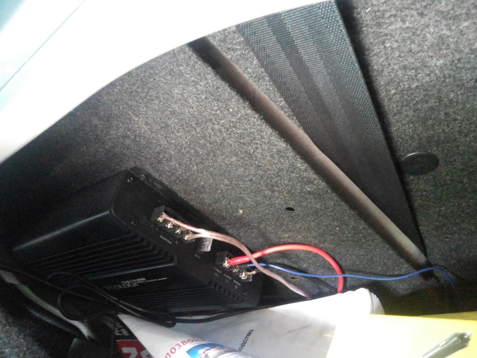 Магнитола, усилок, саб. Все как полагается) — Nissan Almera II (N16), 1 ...