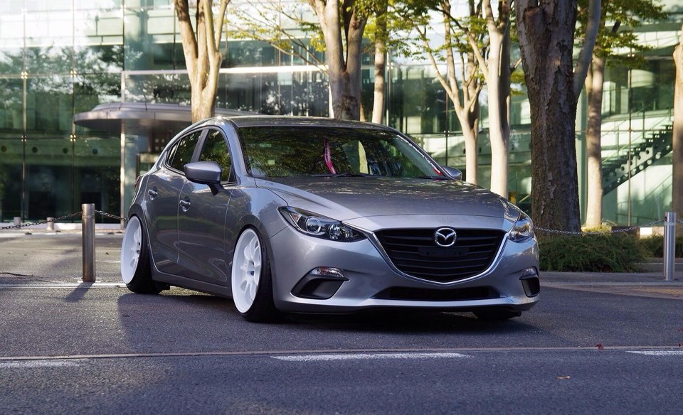 Mazda 3 BL stance