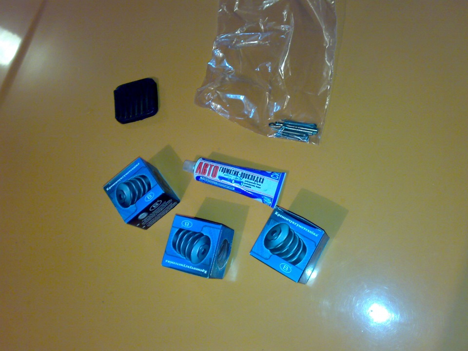 Замена высоковольтных проводов и контактов на трамблере — Москвич 2140 ...