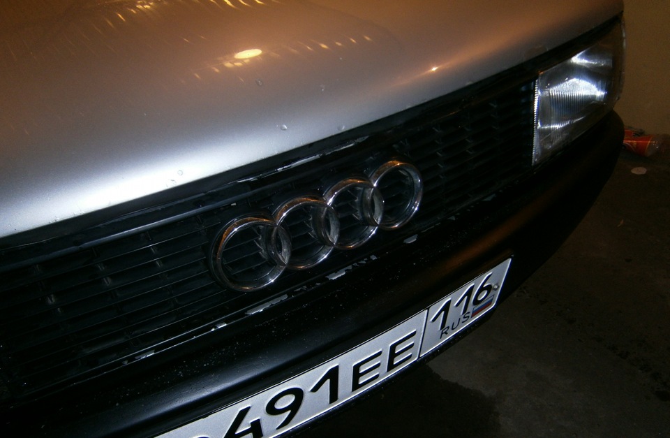 audi 80 b3 на чем держится резинка на крышке капота audi 80 b3 на чем держится резинка на крышке капота
