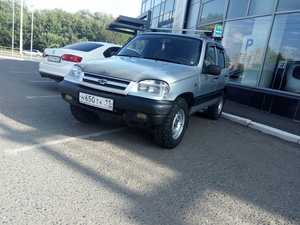 Установил поперечины на крышу — Chevrolet Niva (1G), 1,7 л, 2004 года ...