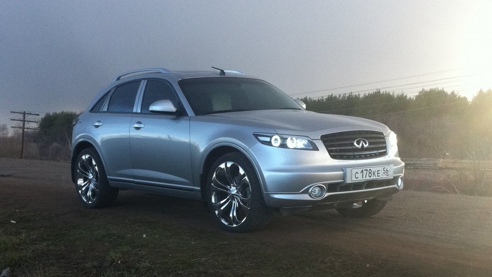 Infiniti FX "Феня";)