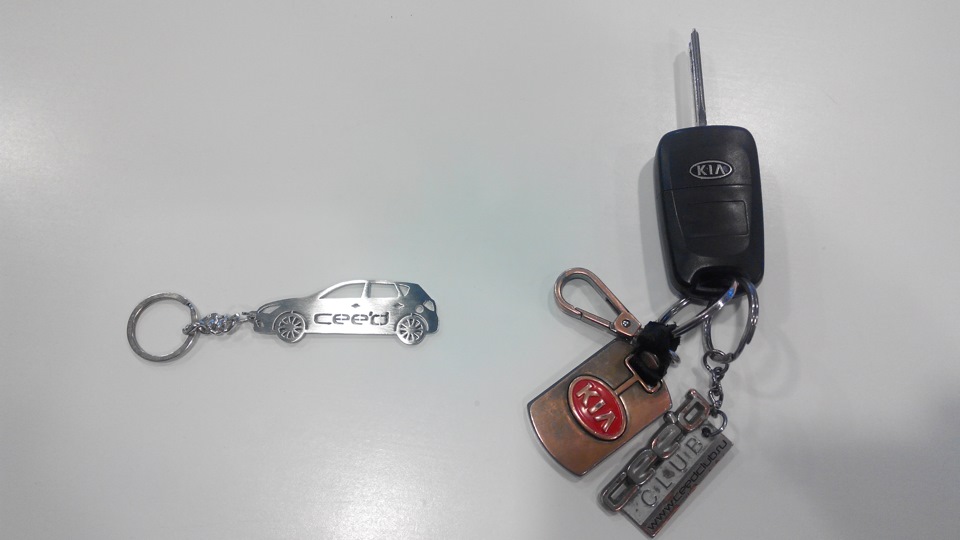 Кнопки на ключе — KIA Ceed (1G), 1,6 л, 2011 года | аксессуары | DRIVE2