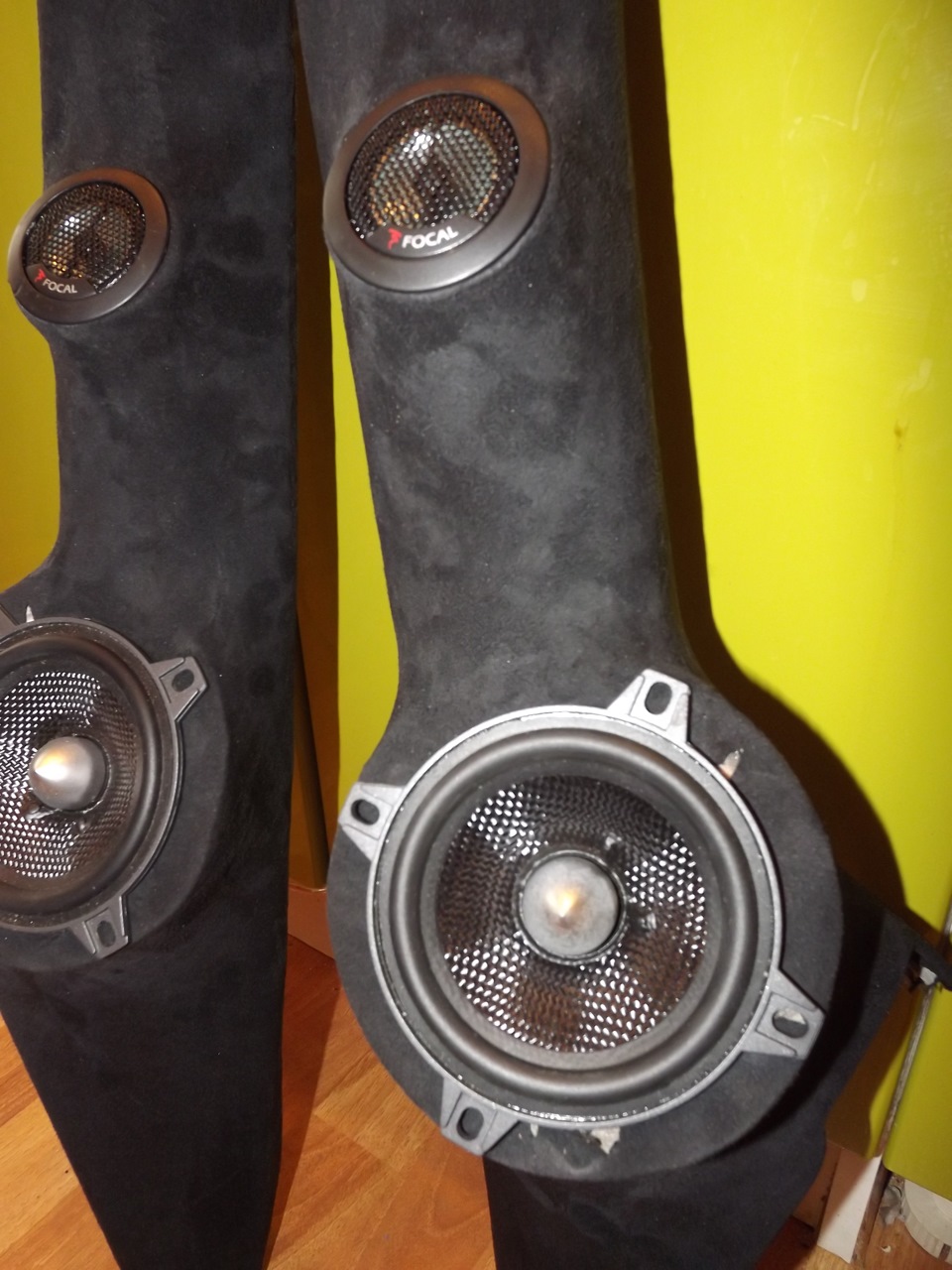 Изготовление подиумов под трёх компонентную акустику и оклейка ...