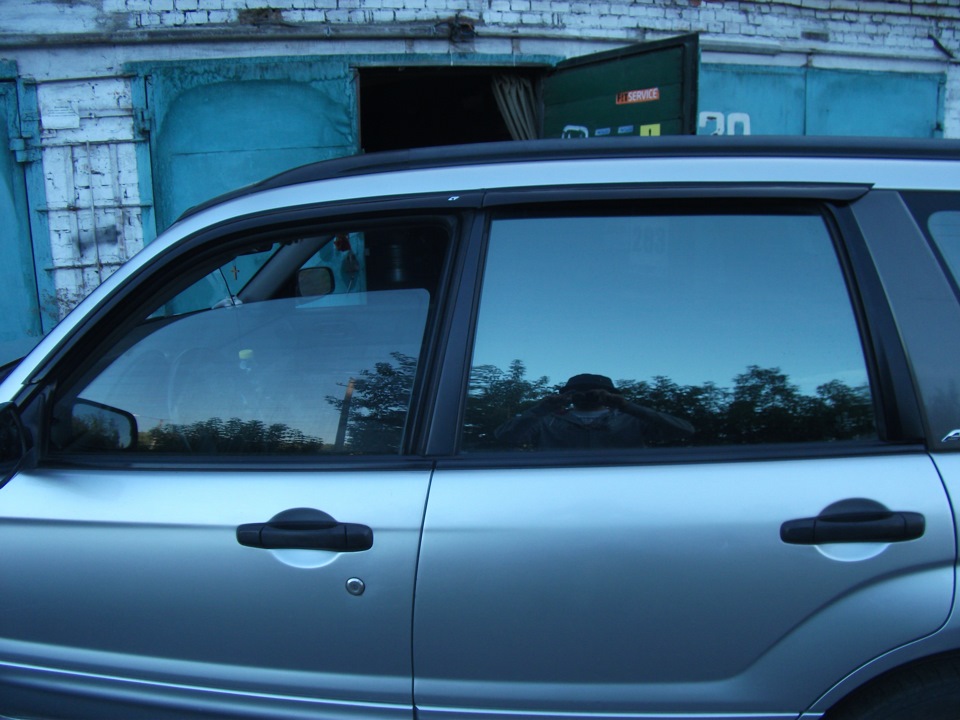 Окна forester. Дефлекторы cobra tuning subaru forester sg s40702. Дефлекторы subaru forester 4. Дефлекторы окон subaru forester sg5. Ветровики на субару форестер 1997.