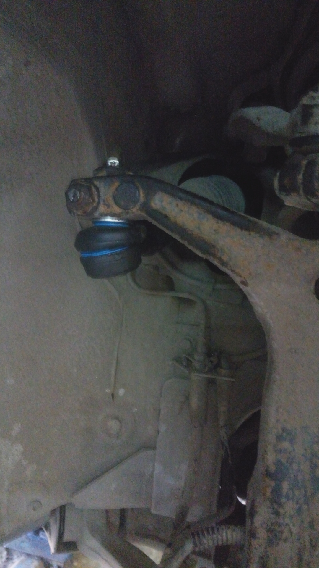 Замена рулевых тяг, брызговиков и разработка левого суппорта ...