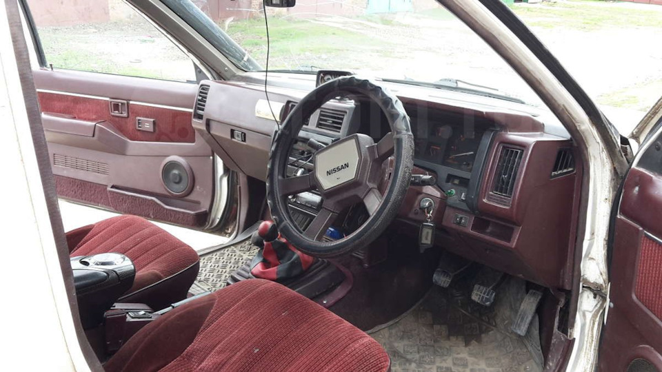 Nissan Auster 1985 Interior