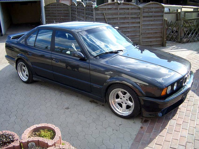 BMW e34 силуэт