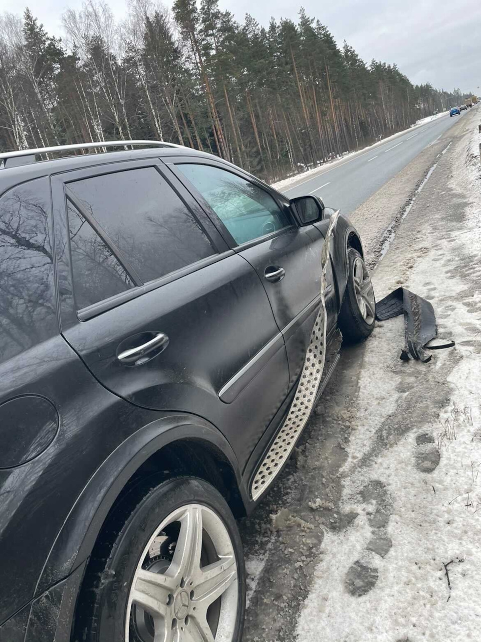 Дорога в область. — Mercedes-Benz ML 63 AMG (W164), 6,2 л, 2010 года |  колёсные диски | DRIVE2