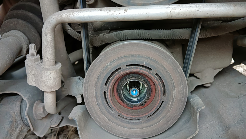 Вынимаем прижимную пластину (Ну или как она называется) — Ford Focus Sedan II