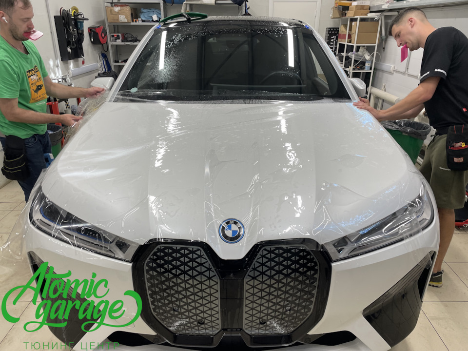 BMW iX, оклейка кузова полиуретановой пленкой + бронирование лобового ...