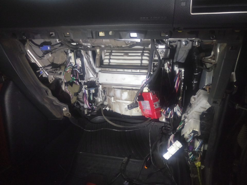 Toyota Land Cruiser Prado 150 2016 г. Заглох и не заводится. — DRIVE2