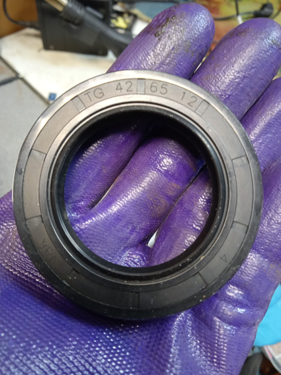 Замена сальника на раздатке — УАЗ Patriot, 2,7 л, 2016 года | своими ...