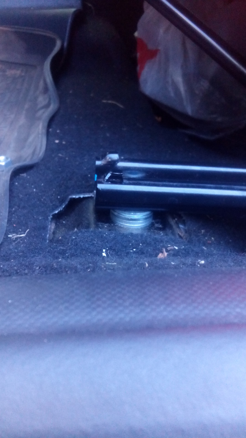 Приподнял водительское сидение — Renault Duster (1G), 1,6 л, 2015 года ...