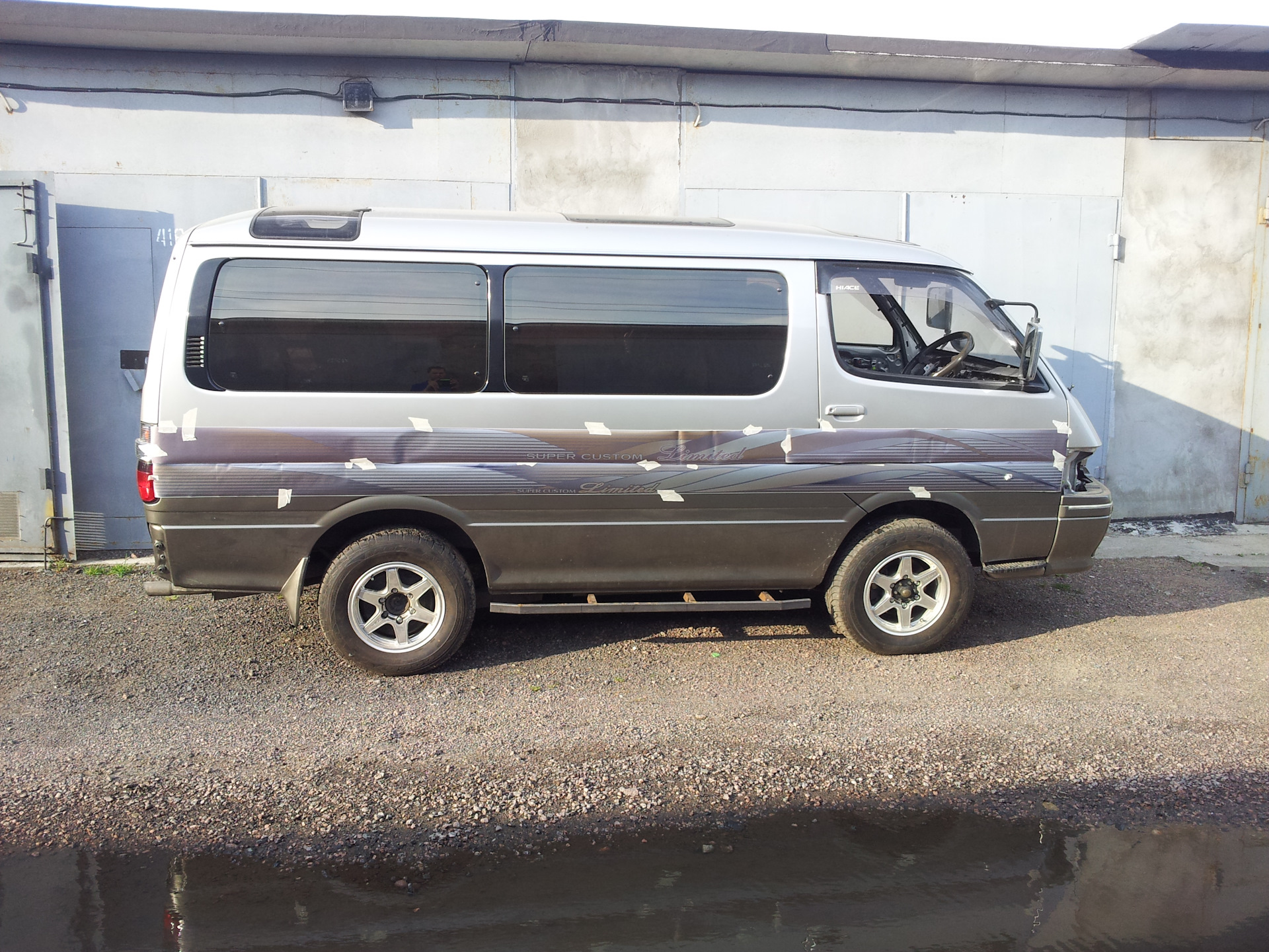 Купить кузов хайса. Toyota Hiace h100. Тойота Хайс 106 кузов. Toyota Hiace h100 микроавтобус. Toyota Hiace h300.