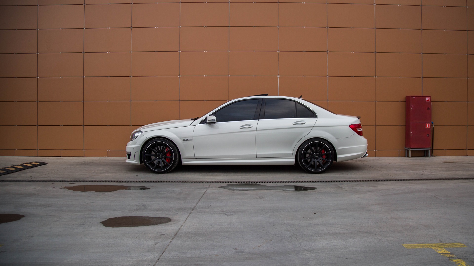 Mercedes-Benz C 63 AMG (W204) 6.2 бензиновый 2012 | Гонка на DRIVE2