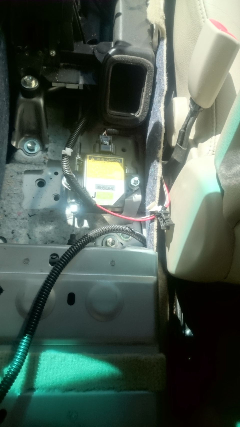 Розетка на 12v в багажник — Toyota Camry (XV40), 2,4 л, 2010 года |  аксессуары | DRIVE2