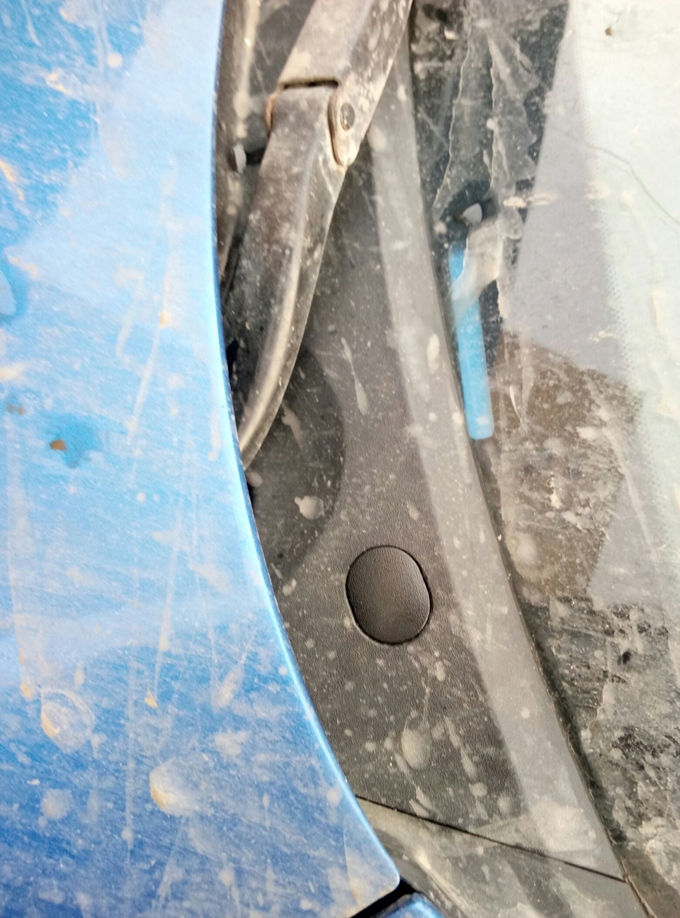 Заглушка дворников — Mazda 3 (1G) BK, 1,6 л, 2005 года | своими руками ...