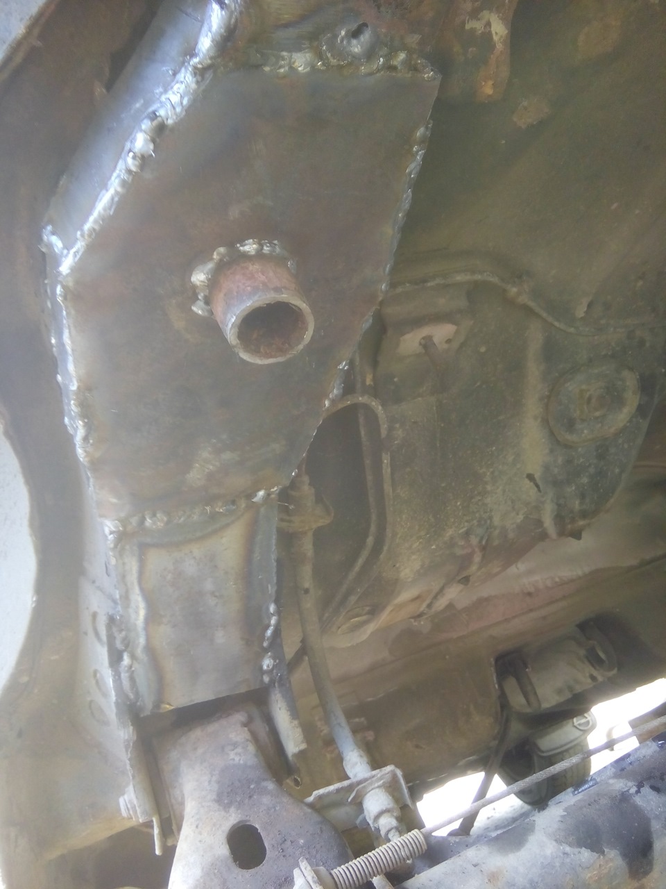 Повесть о том как я съездил на дачу за песочком, а в итоге скинул бак и ...