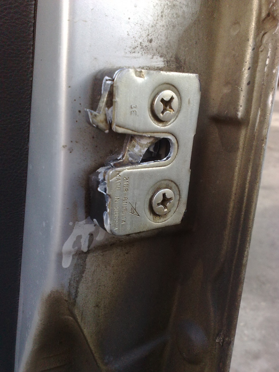 Светодиодная лампа в салонный плафон + смазка замков и петель перед ...