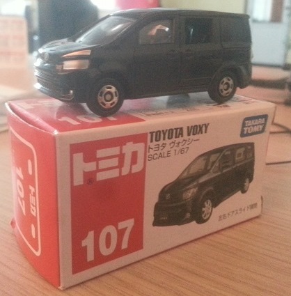 tomica voxy