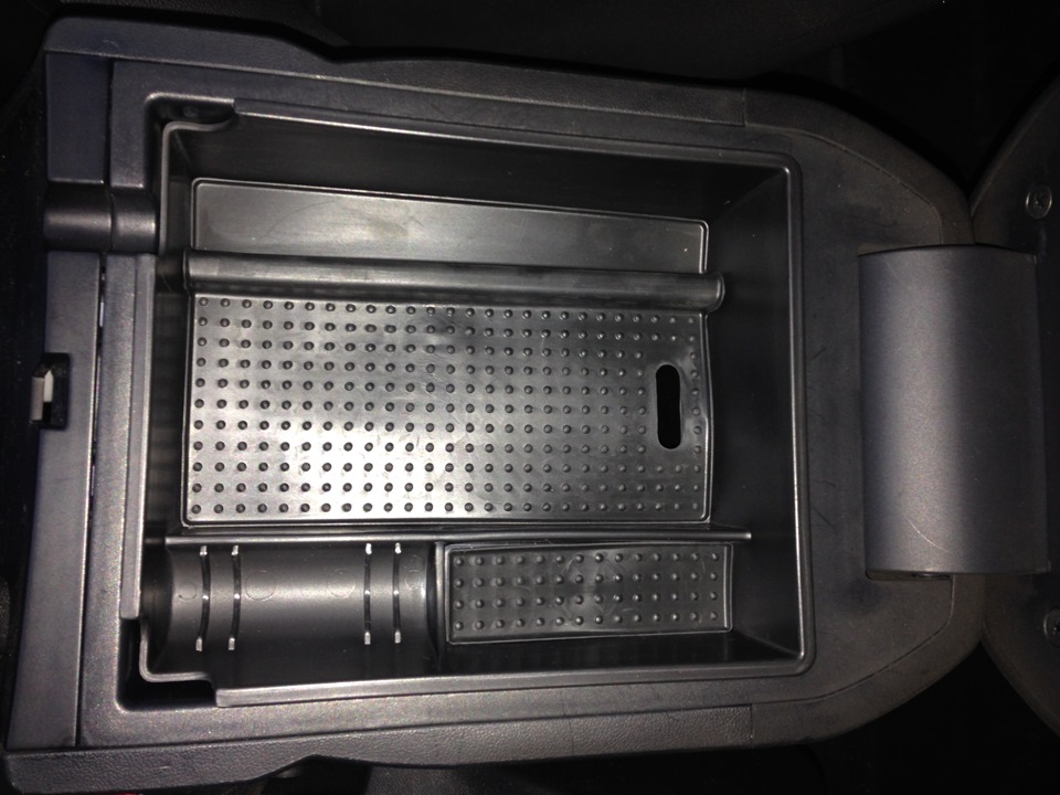  проставка в подлокотник для мелочи — Hyundai ix35, 2 л .