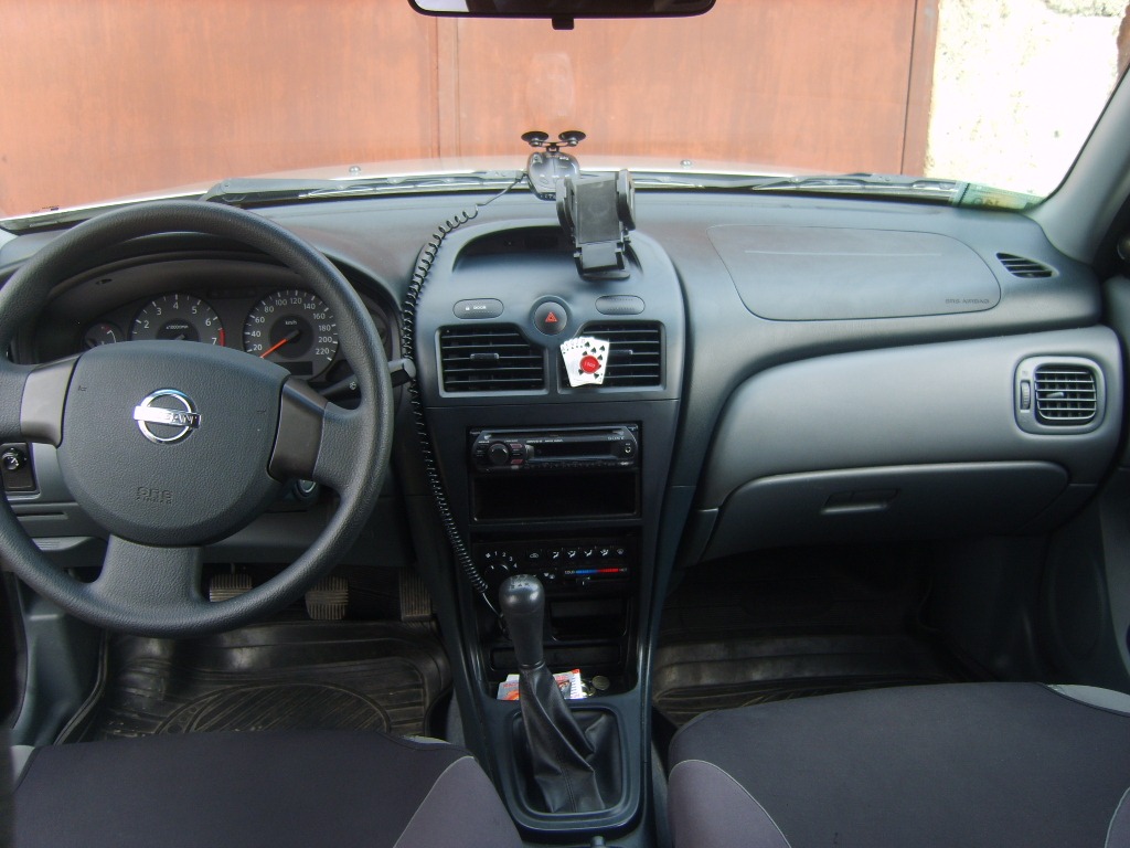 Nissan Almera Белый