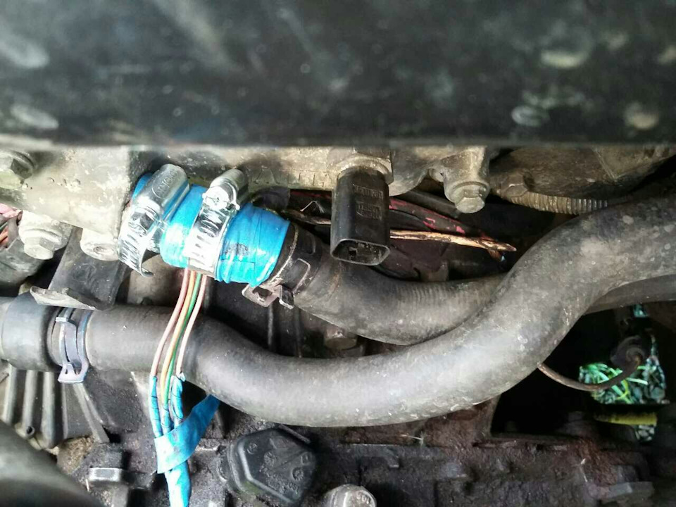 Почему шланги на печку холодные. Кран печки опель омега б x25xe. Тройник охлаждения на печку тоуран 1,6. Почему шланги на печку холодные. Почему шланги на печку холодные.