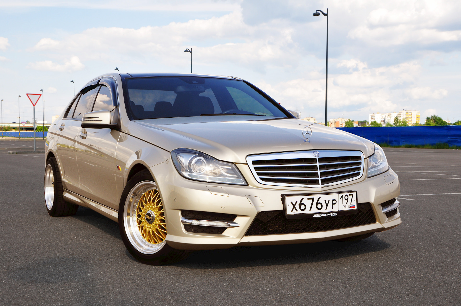 Авито краснодарский край мерседес. Mercedes w204 Gold. Mercedes Benz w204 Рестайлинг. Mercedes c w204 Gold. Mercedes w204 Рестайлинг.