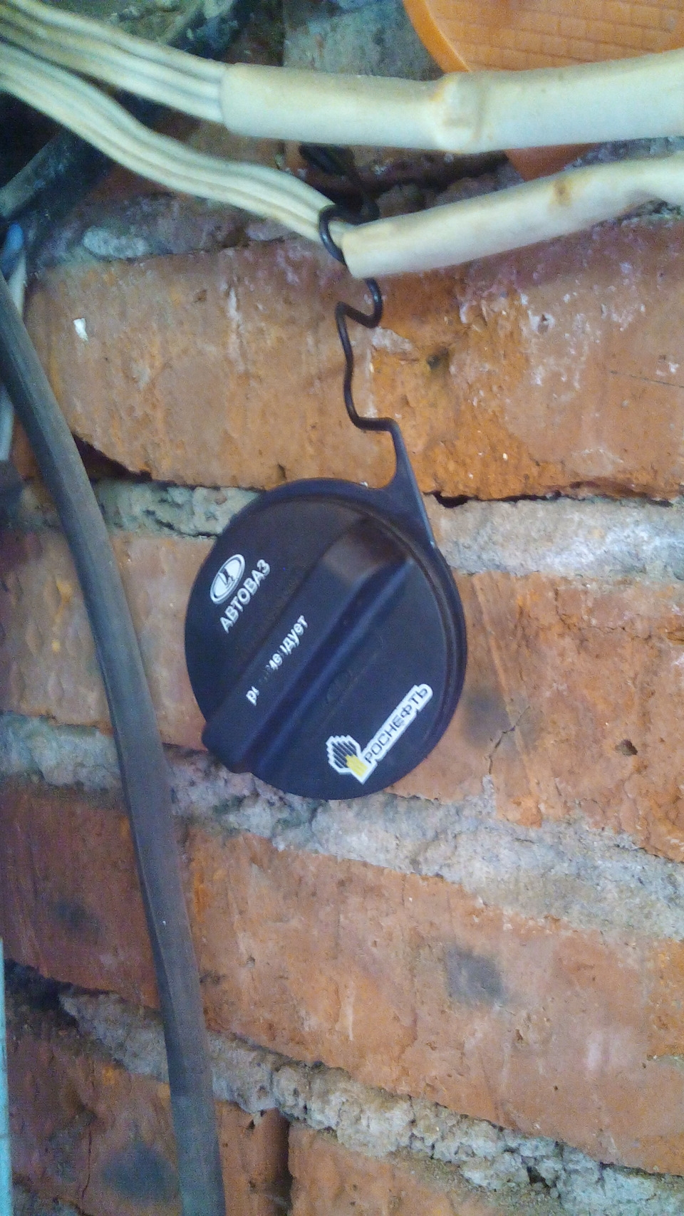 СЛИЛИ БЕНЗИН! — Chevrolet Niva (1G), 1,7 л, 2010 года | просто так | DRIVE2