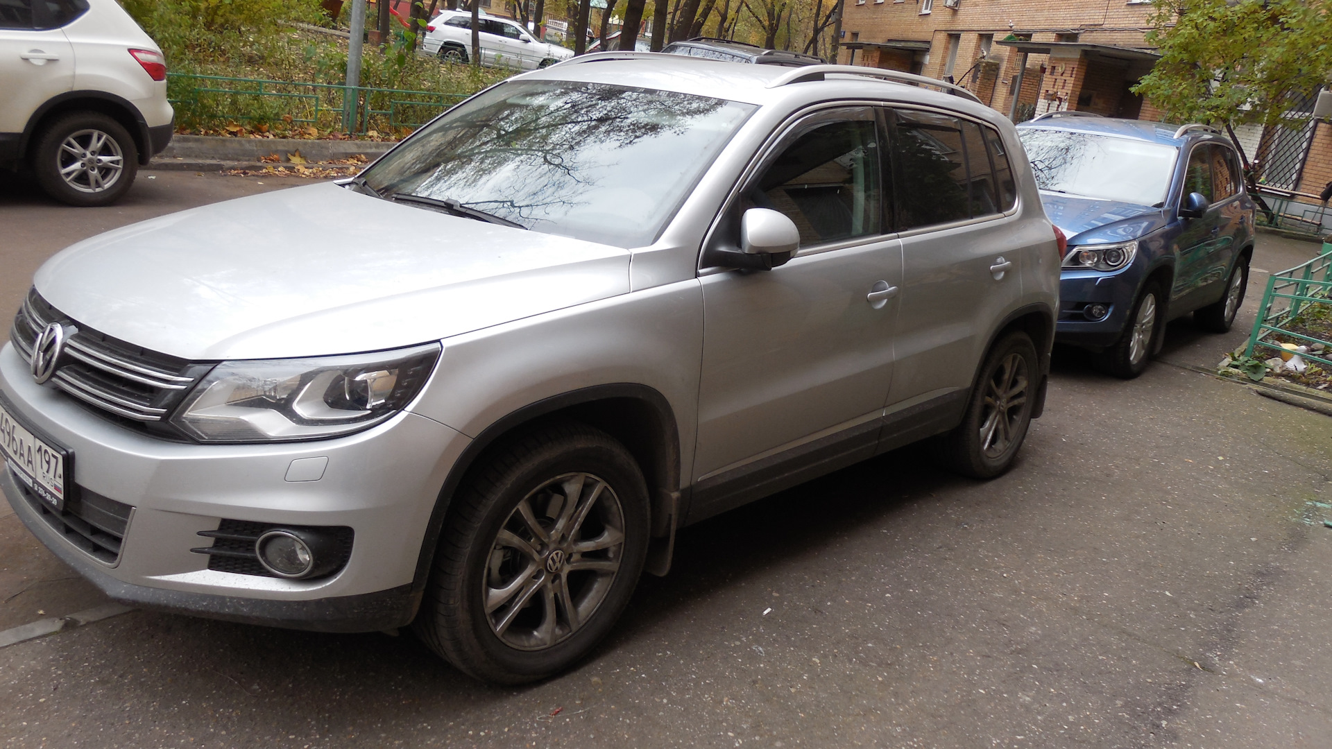 Фольксваген тигуан бу москве. Тигуан 1g. Tiguan 2/0 TDI 2010. Фольксваген Тигуан номер 023. Фольксваген Тигуан номер а794ом43.