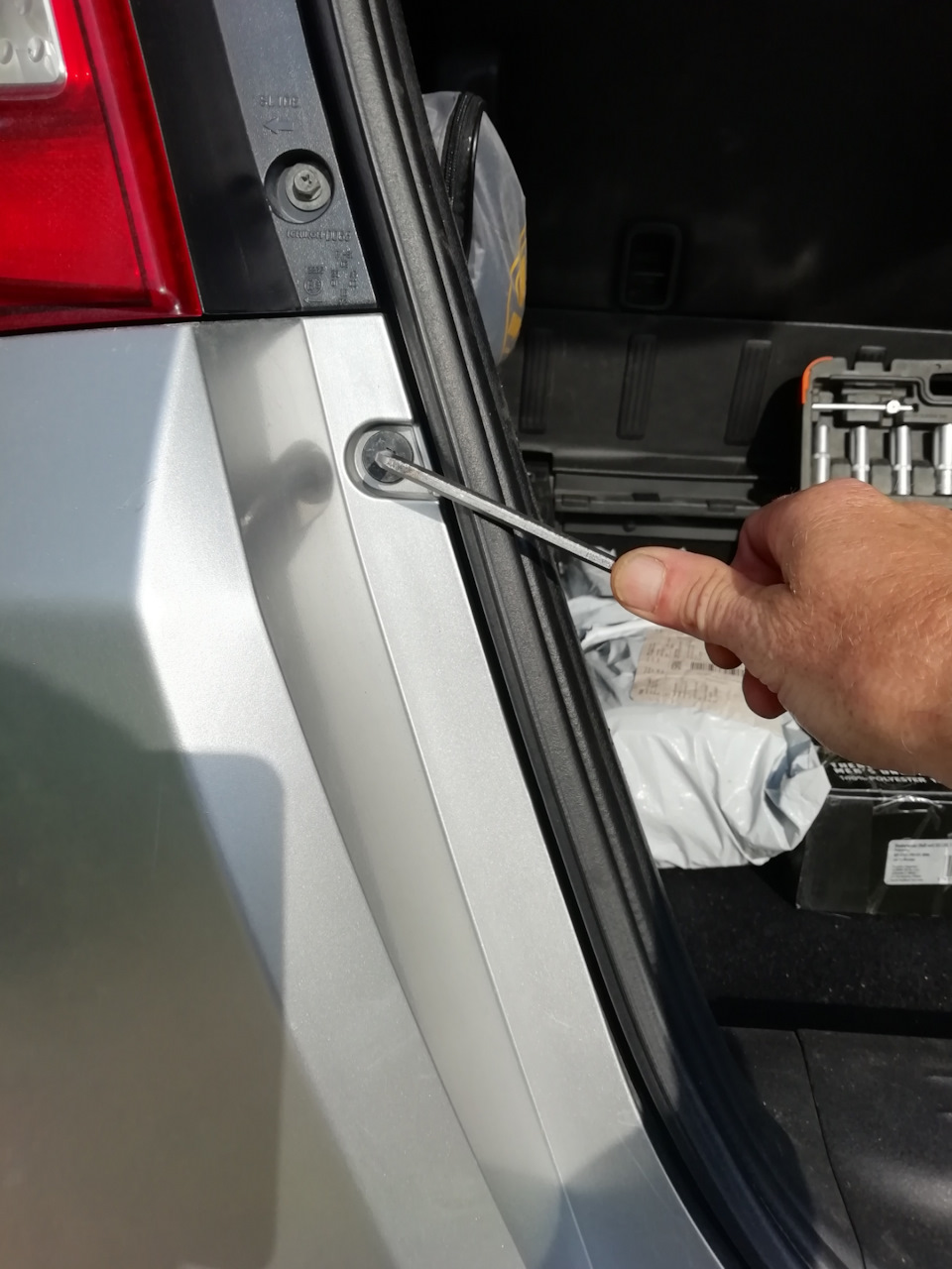 Сверху — Honda Freed Spike