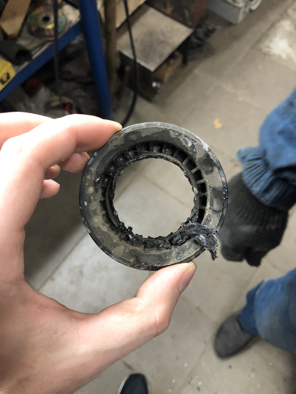 Ещё расходники (замена обводного ролика) — Mazda 6 (2G) GH, 2 л, 2008 ...