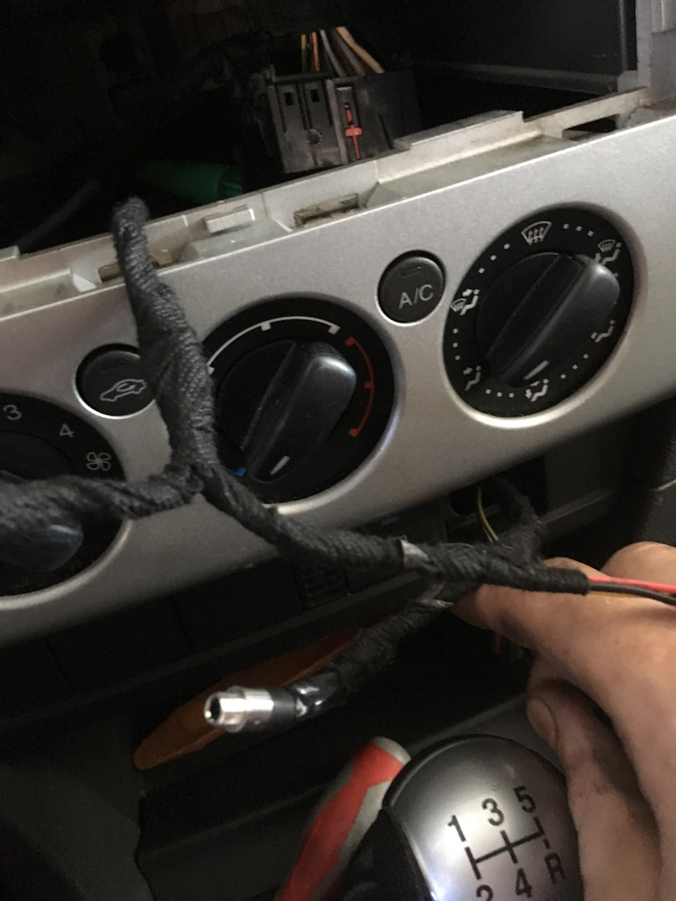 AUX в штатную магнитолу 6000cd — Ford Focus II Hatchback, 1,6 л, 2006 ...