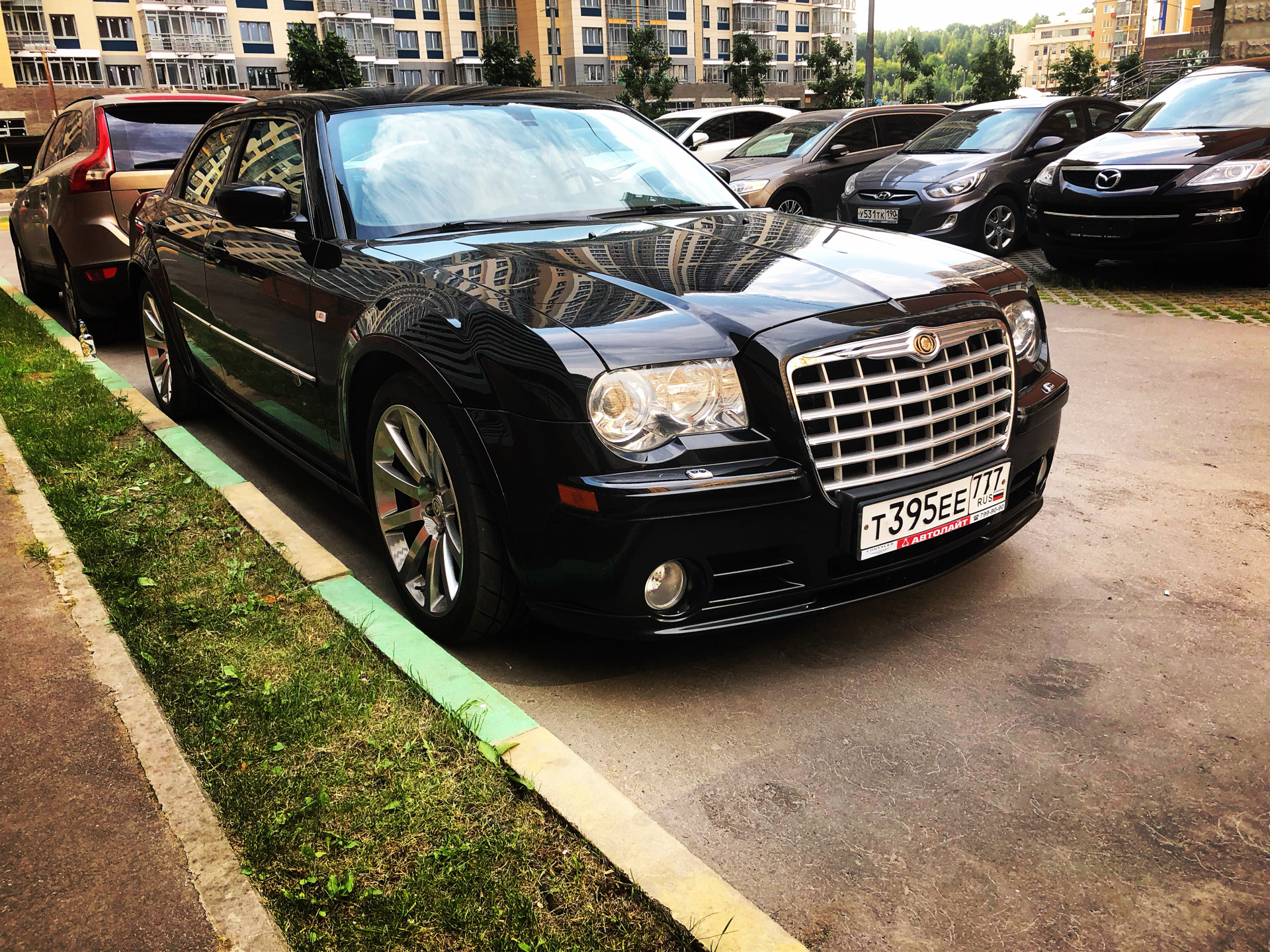 Chrysler 300c. Крайслер 300с srt8. Крайслер 300 ц СРТ. Chrysler 300c srt8 i.