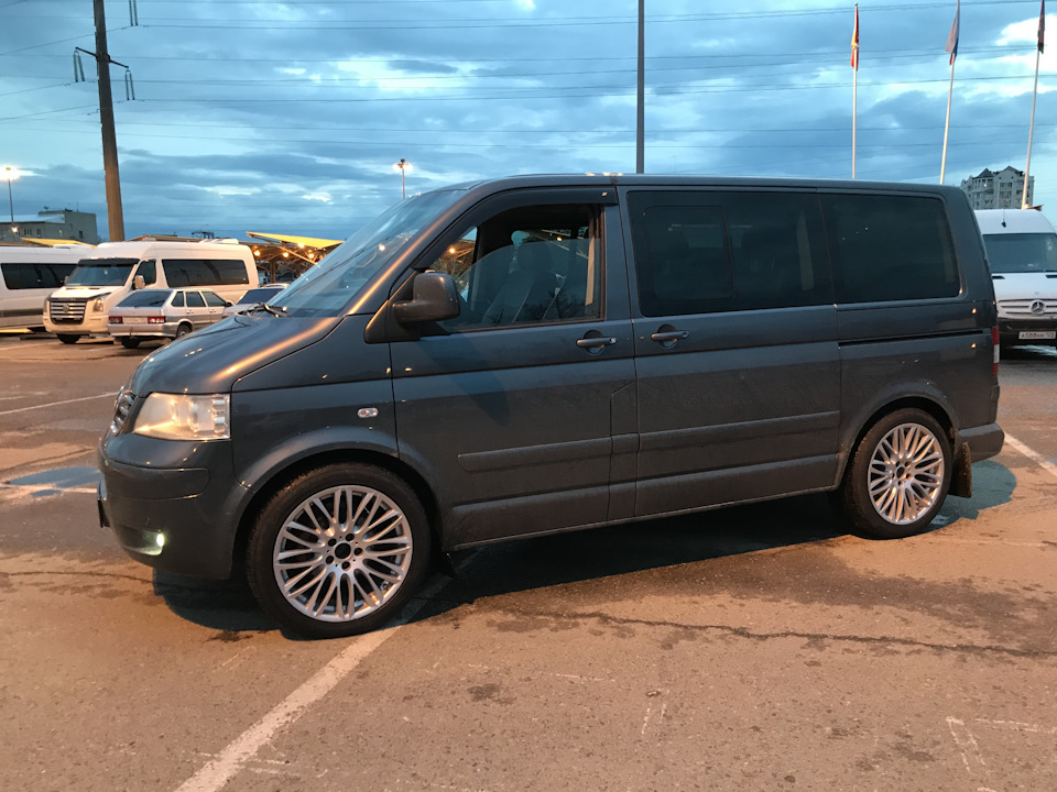 Multivan 2.5. Диски Мультивен т5. VW t6 r20. Multivan r20. Диск колесный VW Multivan t5.