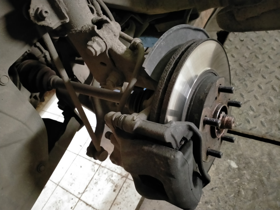 Установка задней камеры видеорегистратора — Volvo XC90 (1G), 2,5 л ...