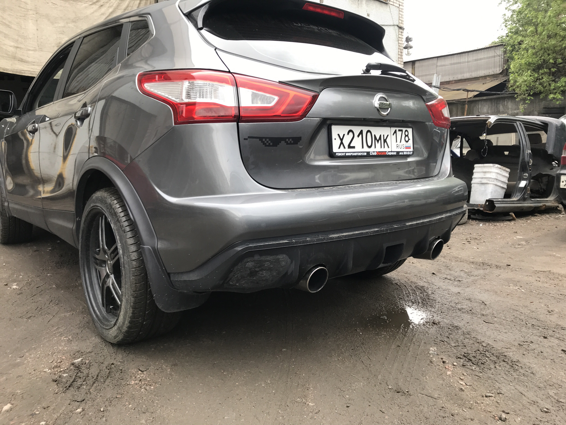 Nissan qashqai j10 раздвоенный выхлоп. Двойной выхлоп ниссан кашкай j10. Выхлоп ниссан кашкай j10. Выхлоп ниссан кашкай j10. Двойной выхлоп кашкай j10.