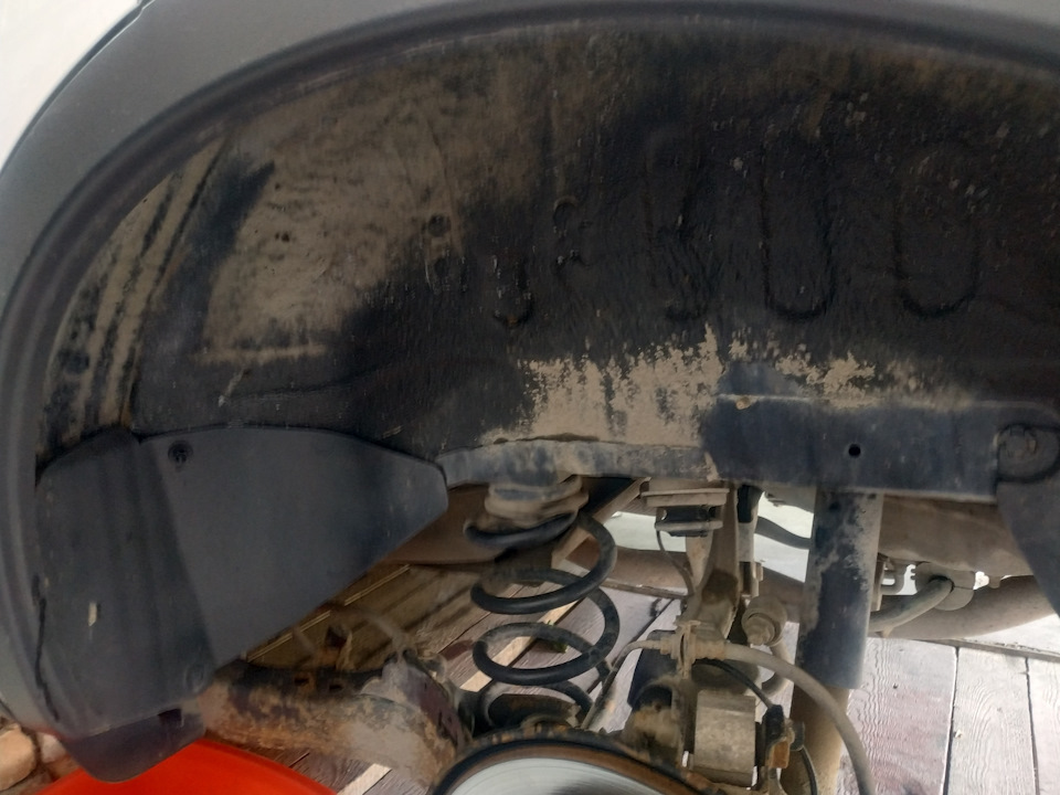Виброизоляция задних колесах арок — Nissan Qashqai (1G), 1,5 л, 2009 ...