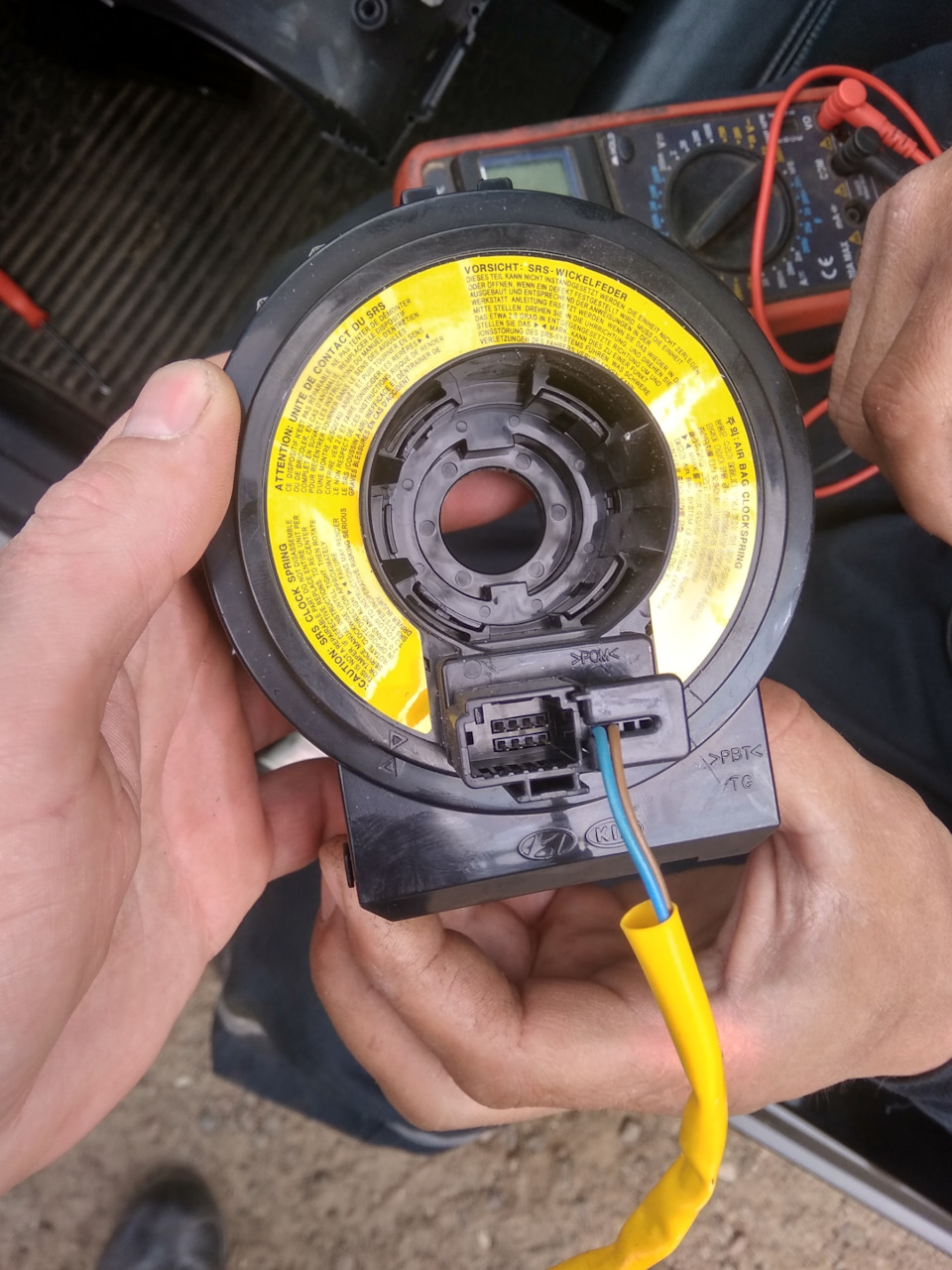 шлейф подрулевой лх570. галант 8 замена шлейфа руля. бмв е39 замена шлейфа руля 1998. шлейф руля tucson 2013. рулевой шлейф airbag мазда 6 gg.