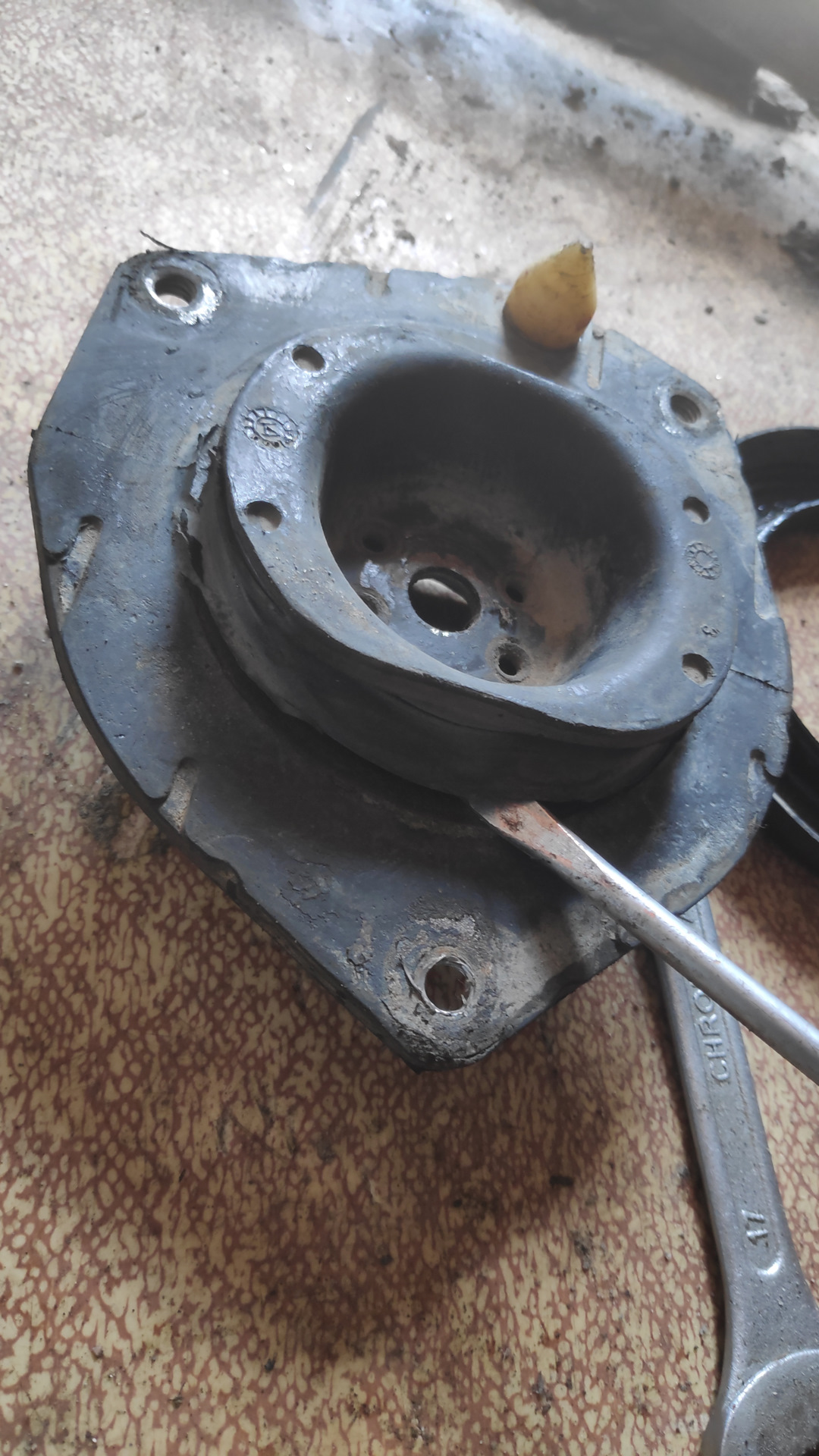 Замена опоры амортизатора — стук в подвеске найден — Renault Scenic II ...