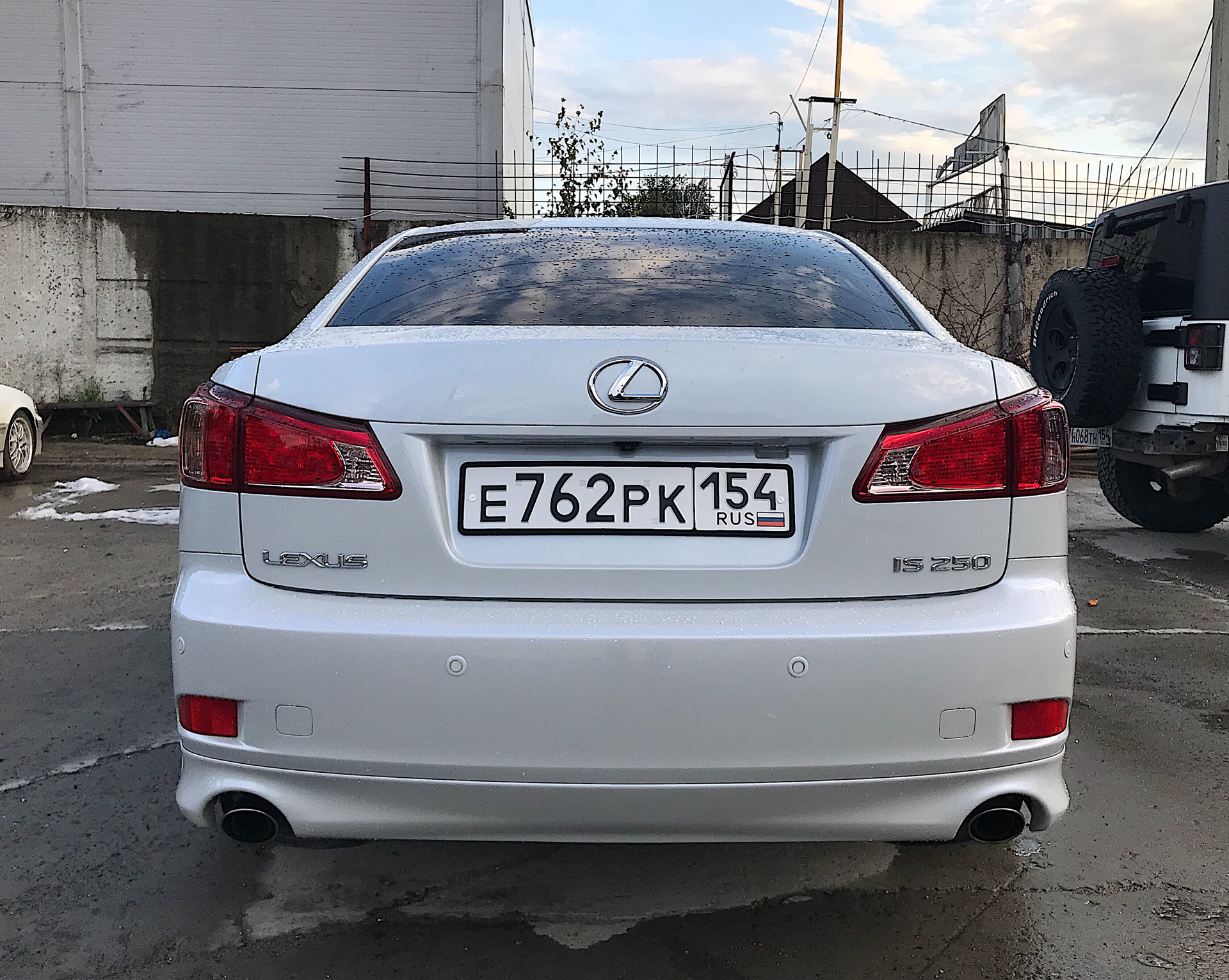 Задняя юбка и пороги GFX — Lexus IS II, 2,5 л, 2008 года | тюнинг | DRIVE2