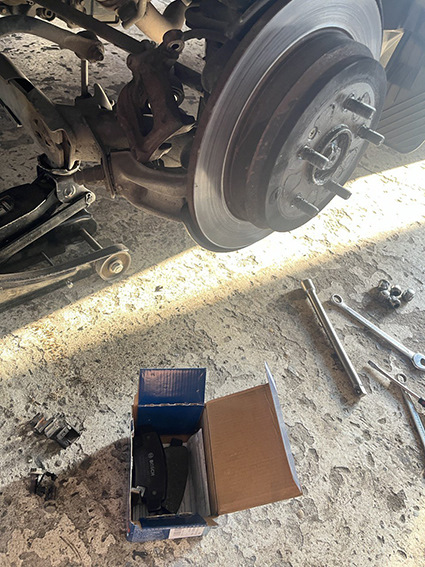 Задние тормозные колодки — замена. — Honda CR-V (RM), 2 л, 2016 года ...