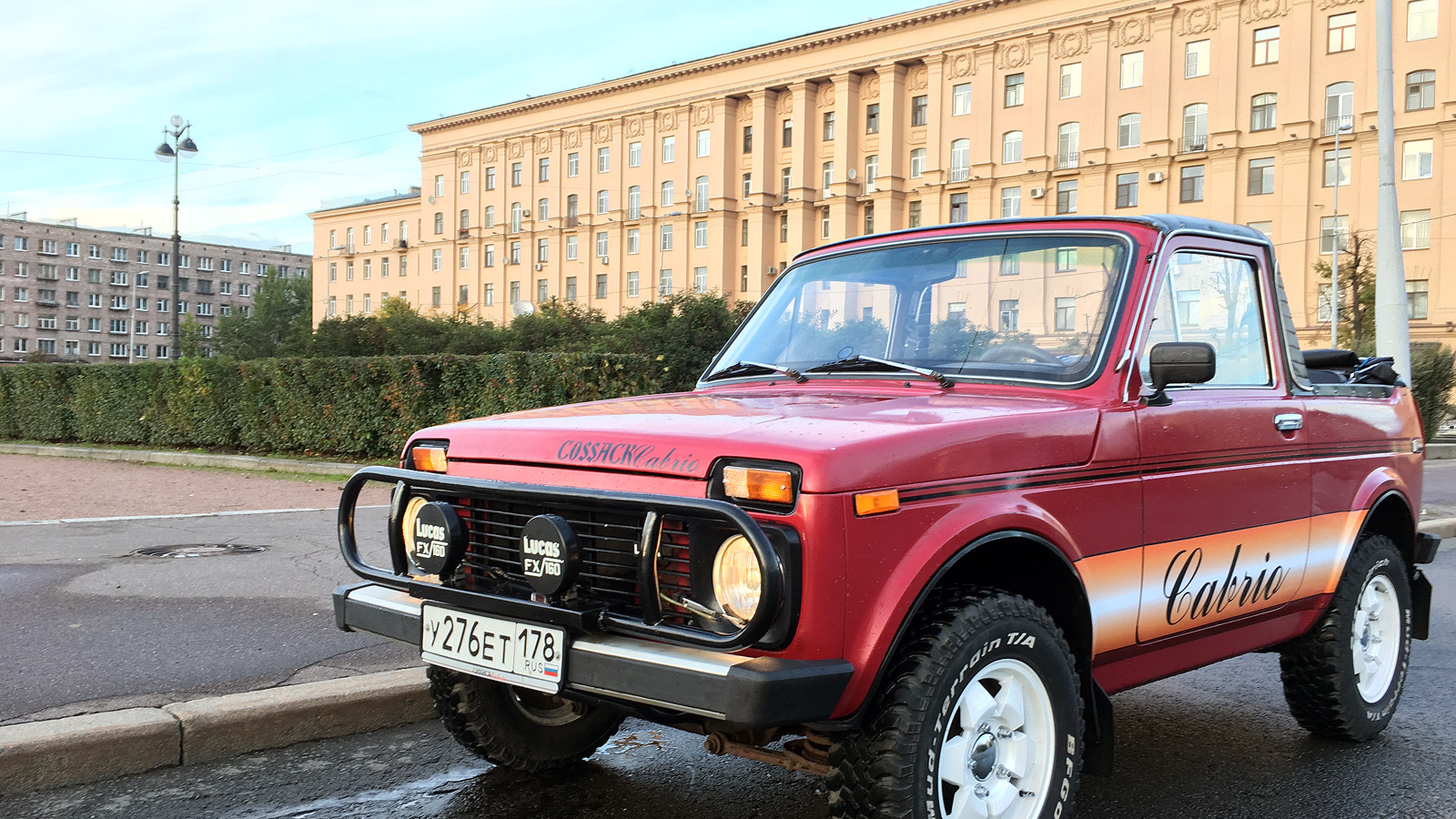 Нива спб. Lada Niva Cossack. Cossack Cabrio. Нива в Британии. Lada Niva для Великобритании.