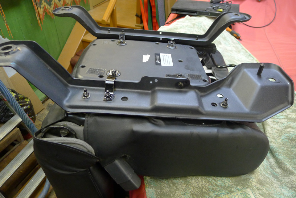 Сабвуфер под сиденье u-Dimension glow 10100sw — Jeep Wrangler (JK), 3,8 ...